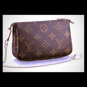 Louis Vuitton mini pochette